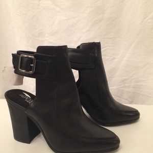 - Aerosoles black ankle boots size 8.5 NEW